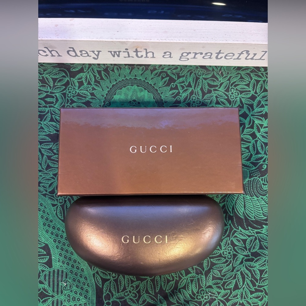 Gucci Women's Brown Gradient Round Sunglasses - Style: GG4208/s Color: 4ZGCC - Picture 9 of 13